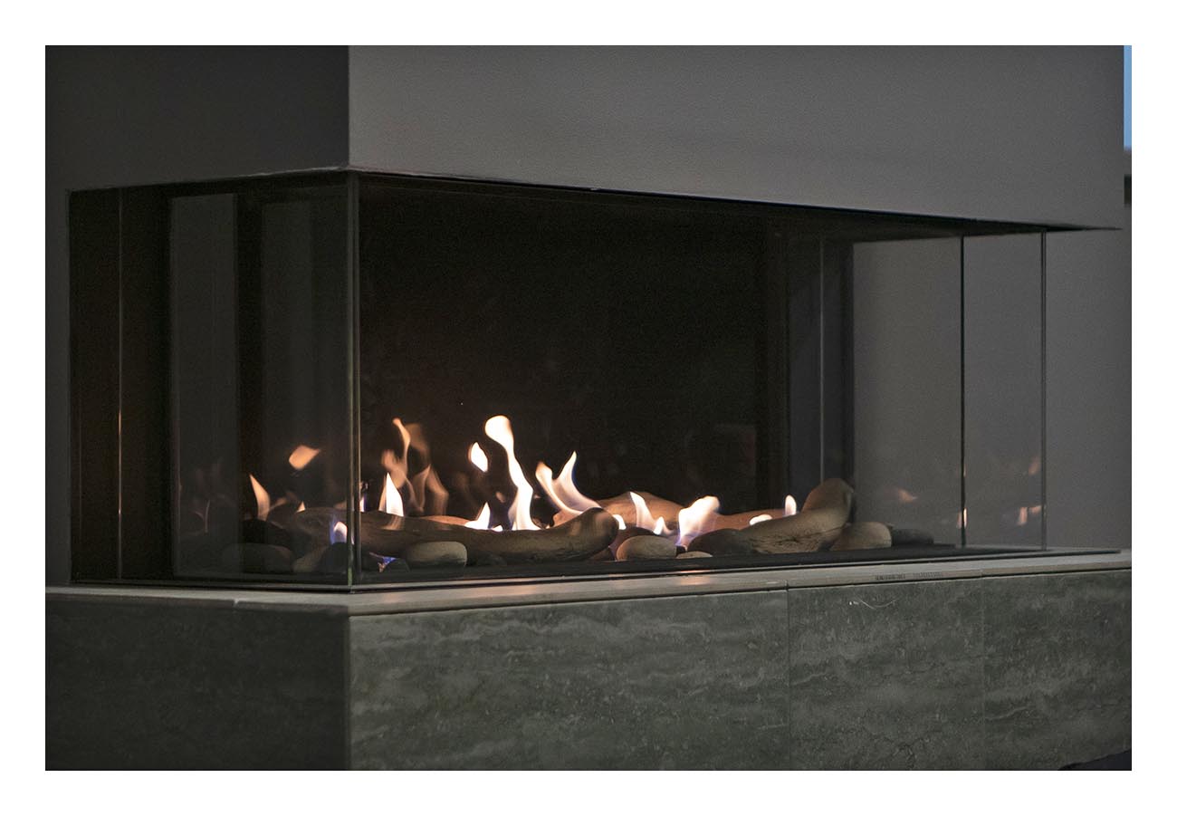Sierra Flame Toscana 3-Sided Peninsula Direct Vent Gas Fireplace